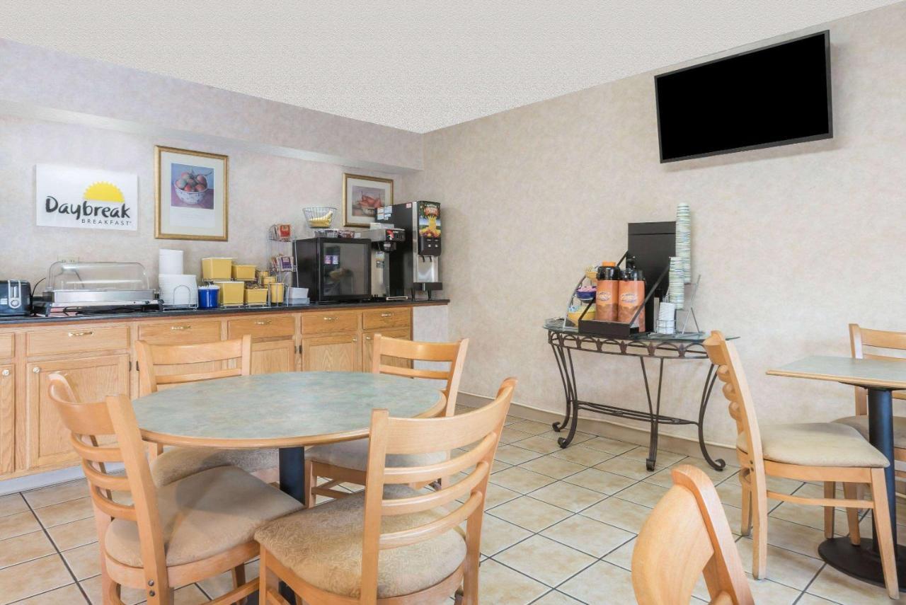 Days Inn By Wyndham Lenox Ma Ngoại thất bức ảnh