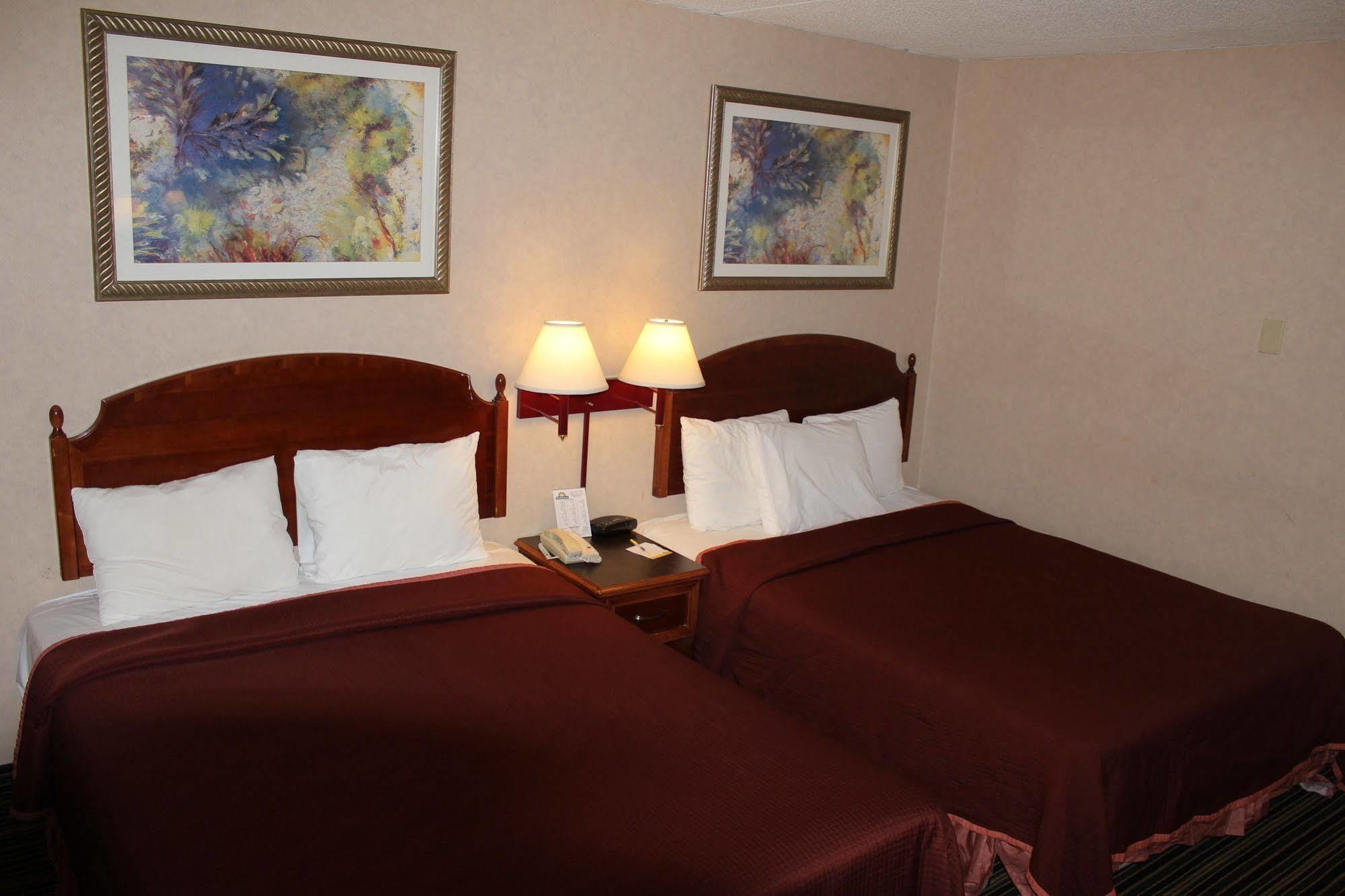 Days Inn By Wyndham Lenox Ma Ngoại thất bức ảnh