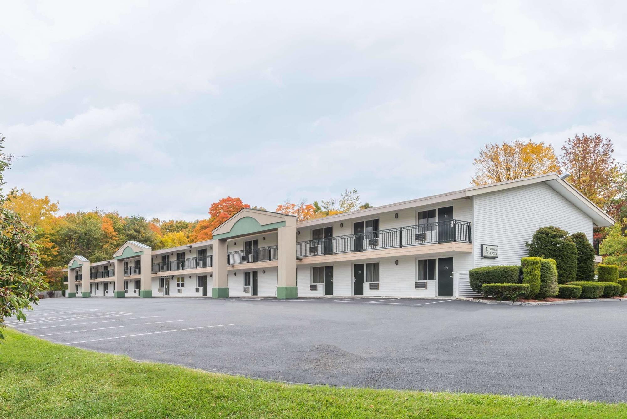 Days Inn By Wyndham Lenox Ma Ngoại thất bức ảnh