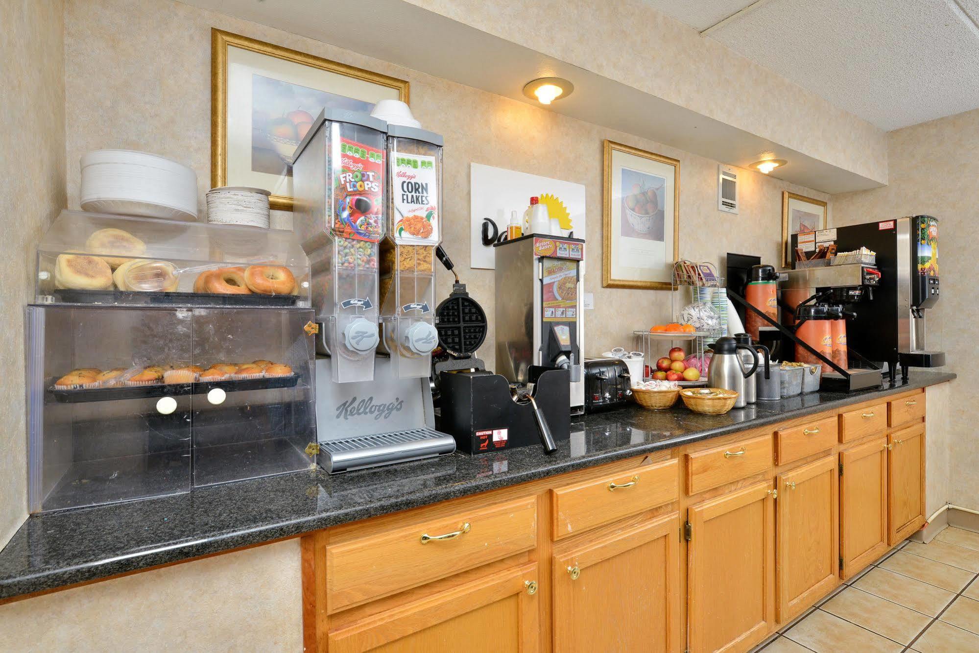 Days Inn By Wyndham Lenox Ma Ngoại thất bức ảnh